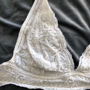 URBAN OUTFITTERS BRALETTE